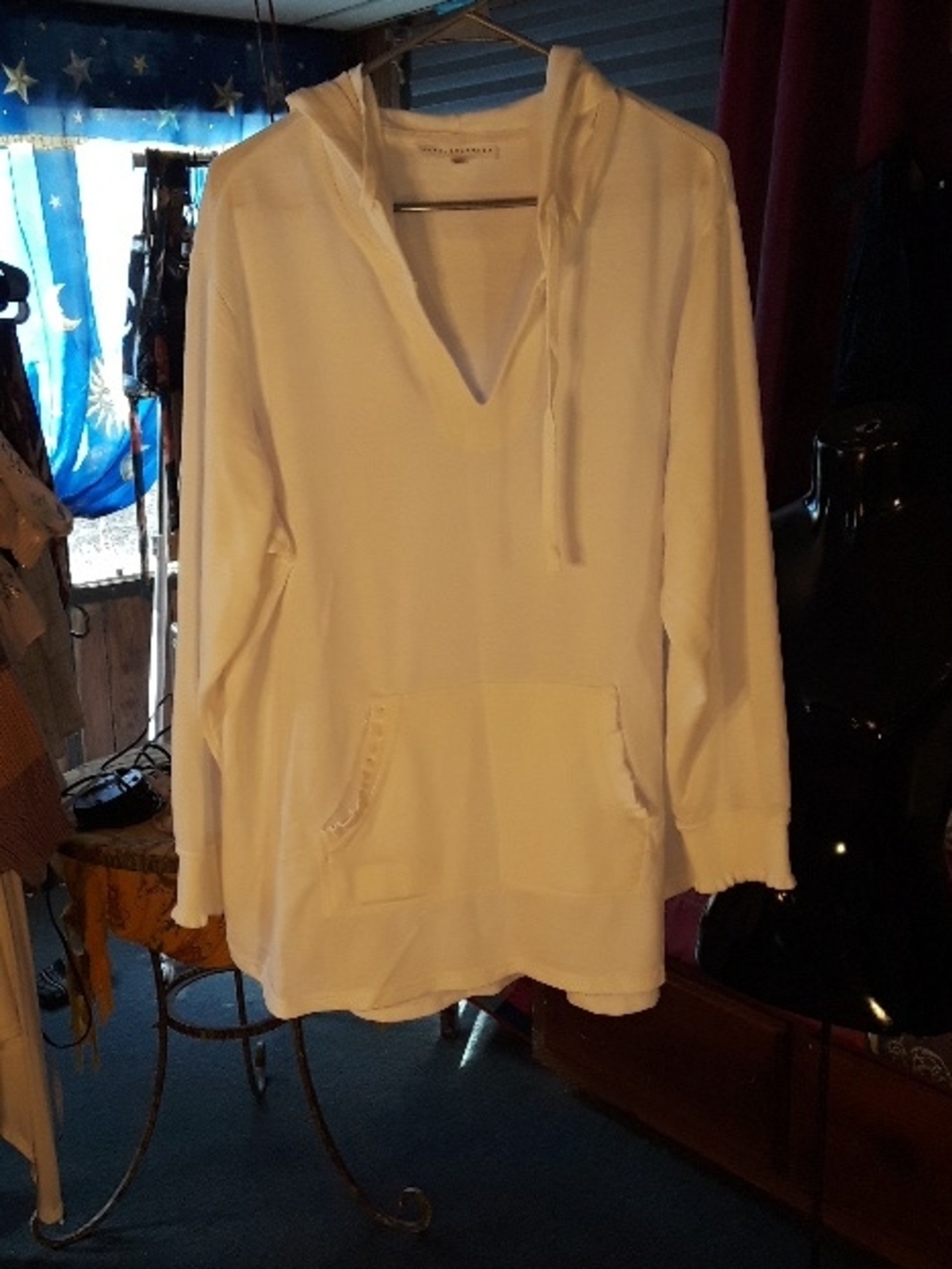 Women’s White Hooded Pullover Top
